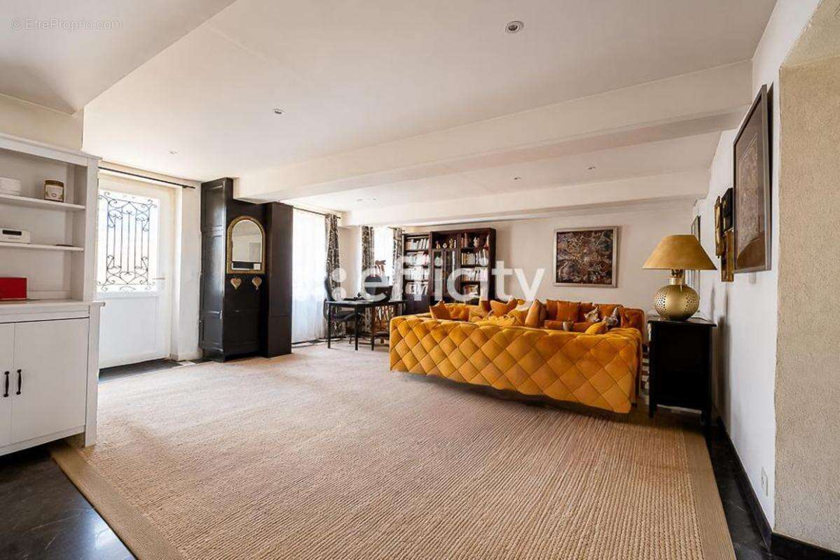 Maison 181 m² à Bussieres  - photo 2