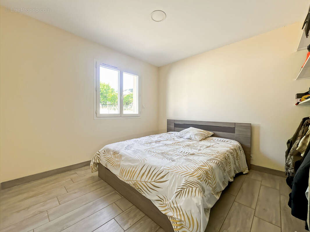 A vendre - Maison récente de plain-pied à LA BRÈDE - 5 pièce(s) - photo 14