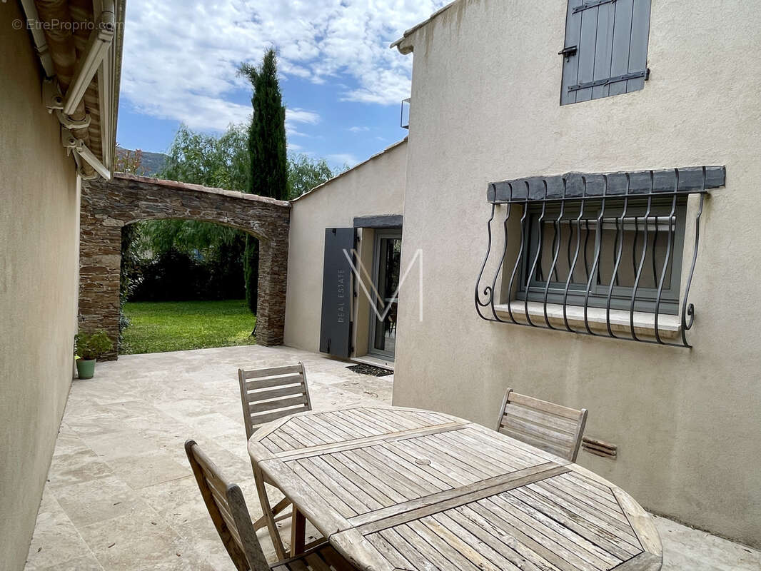 Maison à PLAN-DE-LA-TOUR