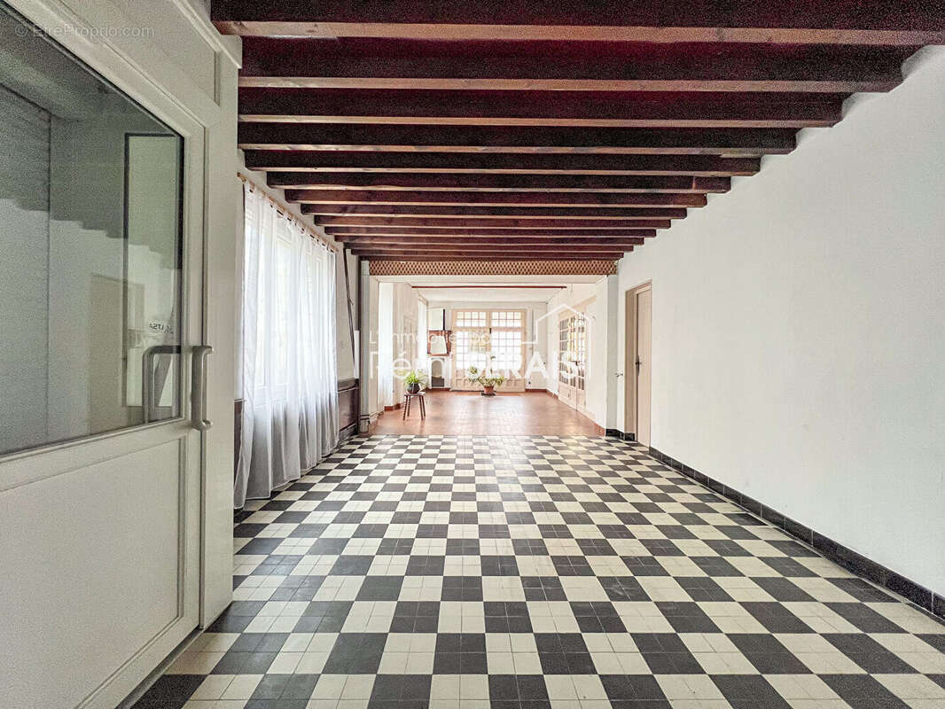 Maison à CARROUGES