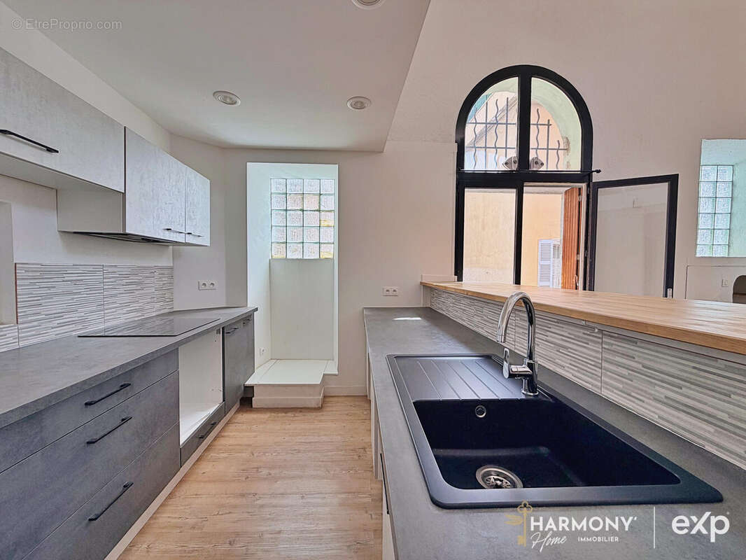 Appartement 87 m² à Marseille-4e  - photo 2