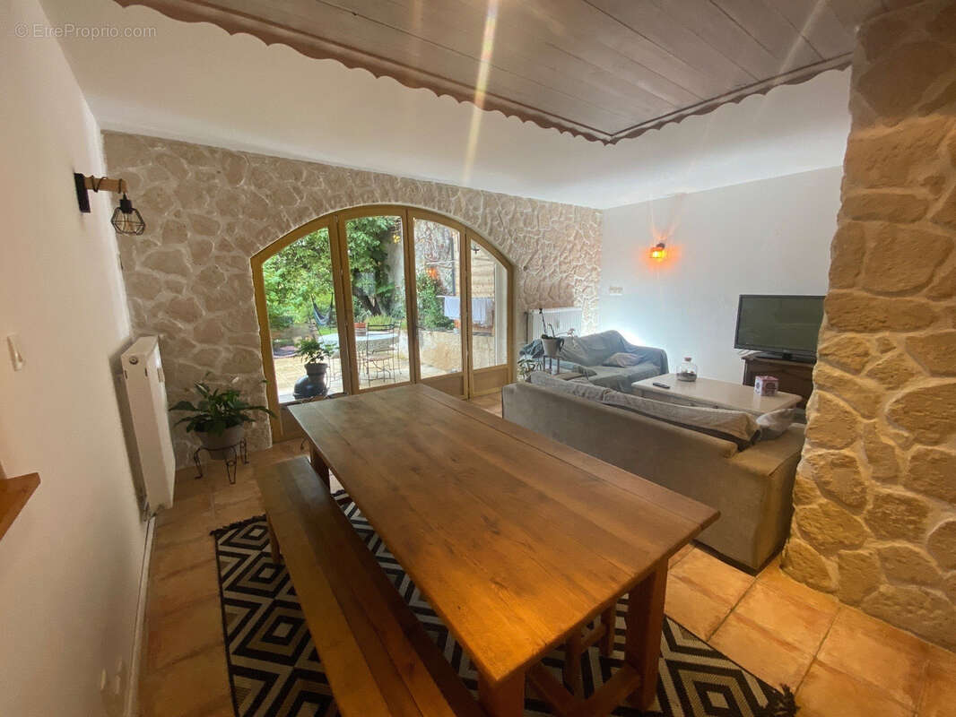 Appartement à PRUNIERES