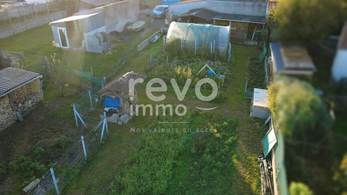 Terrain à CHAMPTOCEAUX