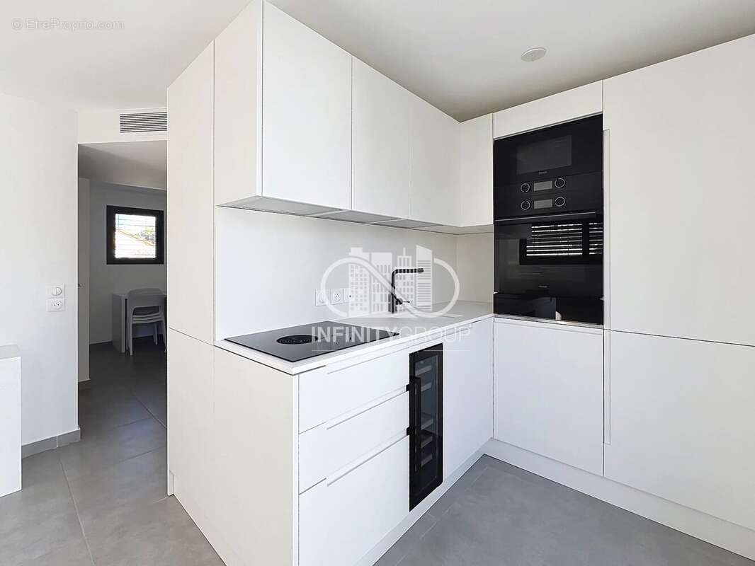 Appartement à VALLAURIS