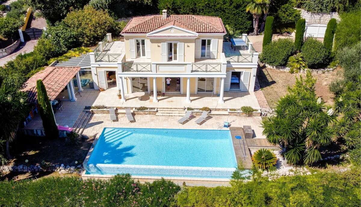 Falicon - Villa 7 pièces avec piscine chauffée, jardin 1350m², garage - photo 2