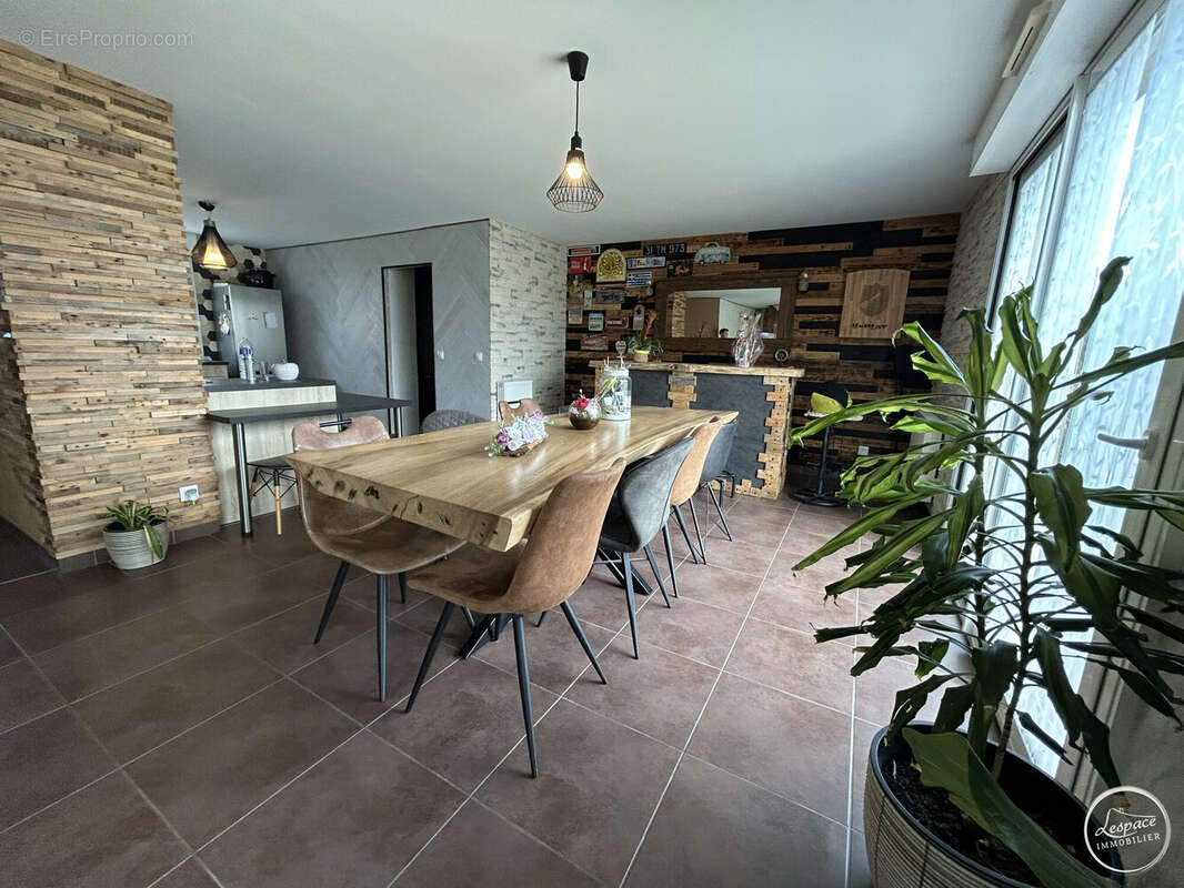 Maison à OYE-PLAGE