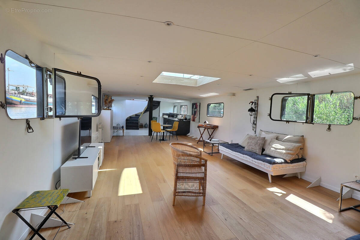 Autre à AIGUES-MORTES