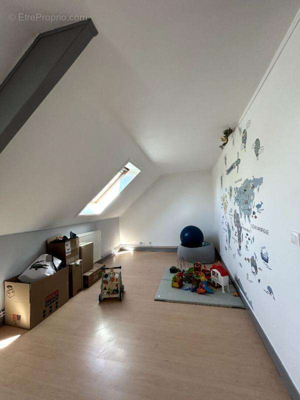 Nevers  à découvrir Très Jolie maison 7 pièce(s) 132.41 m2 - photo 17