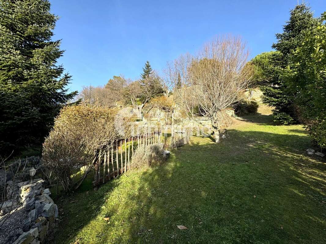 Maison à BERRE-LES-ALPES