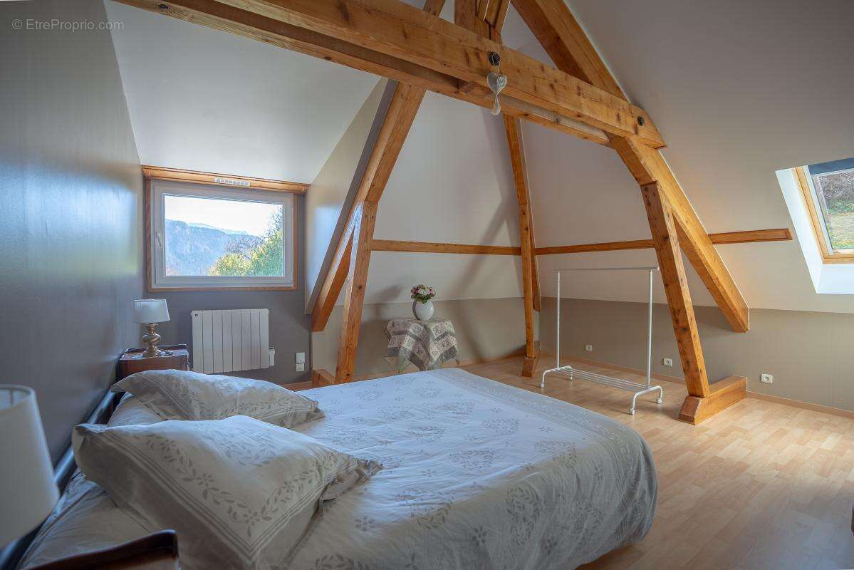Maison 208 m² à Engins  - photo 11