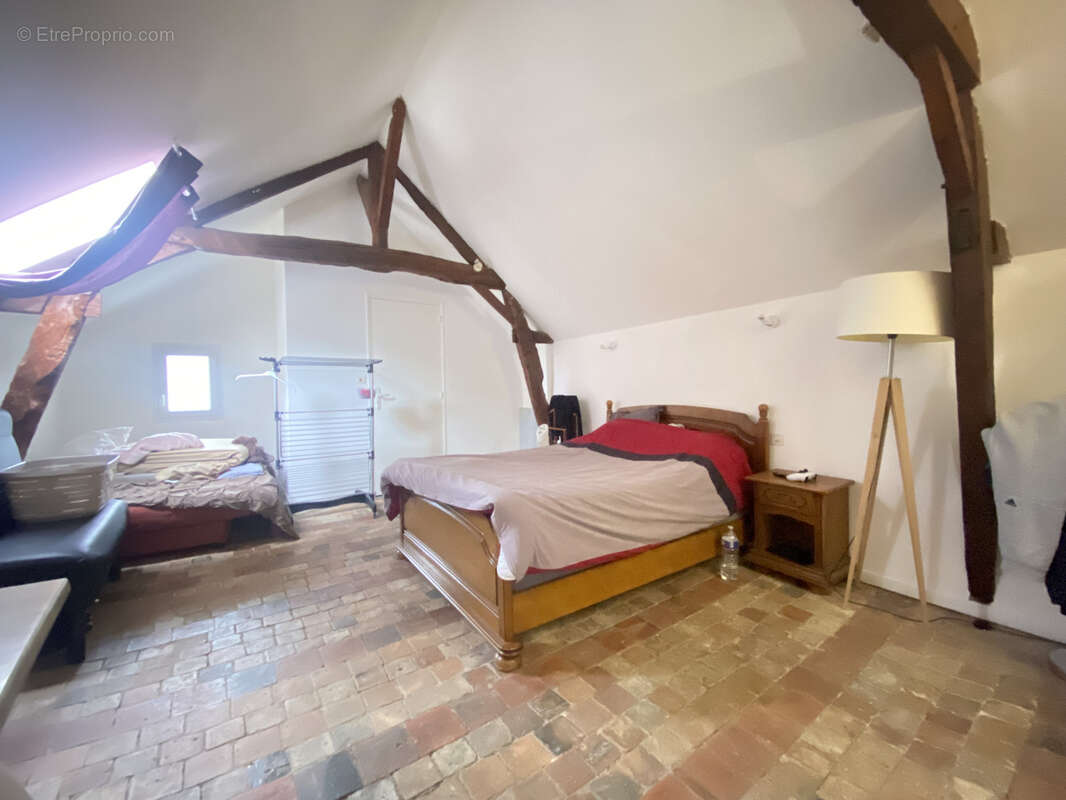 Appartement à LOUERRE