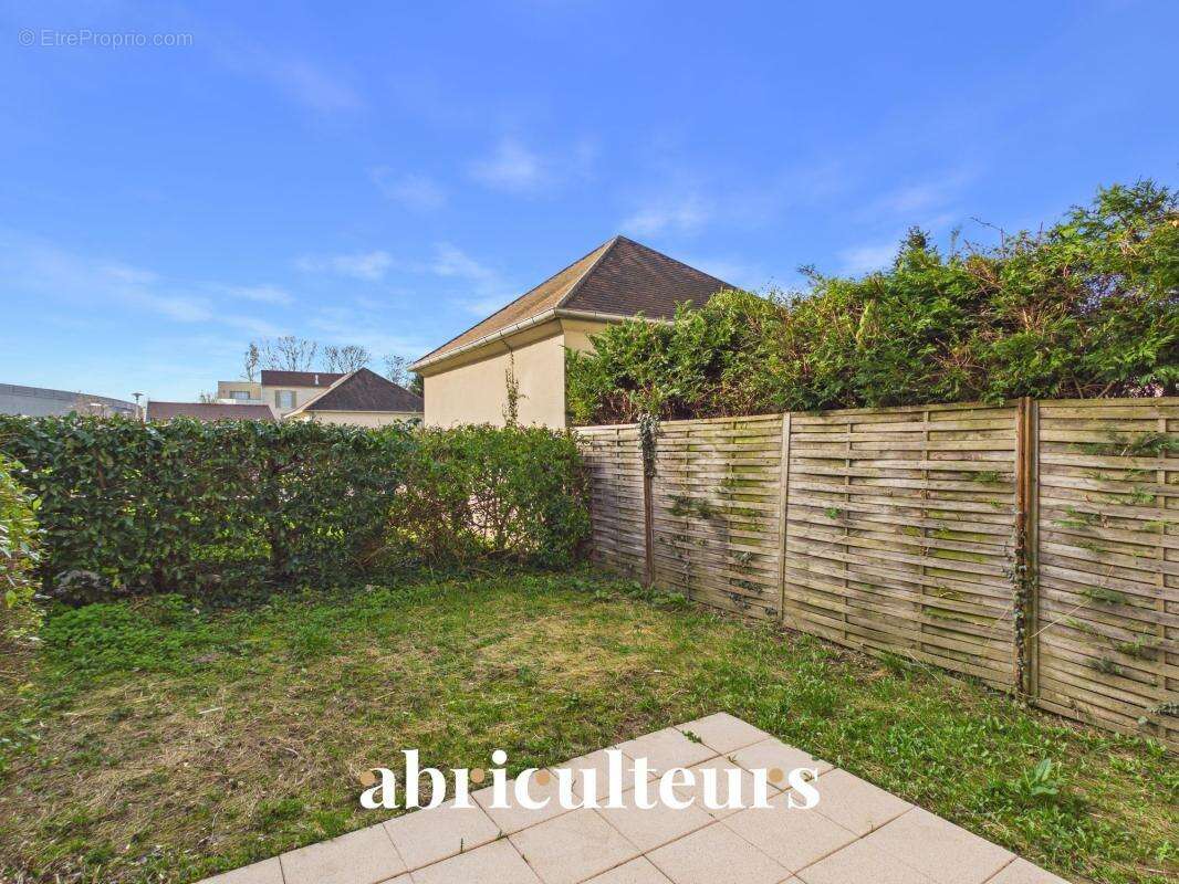 Appartement à SURVILLIERS