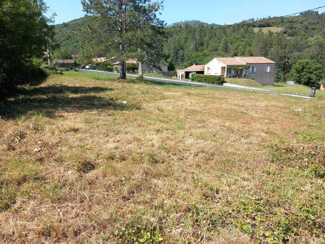 Terrain à LE POUJOL-SUR-ORB