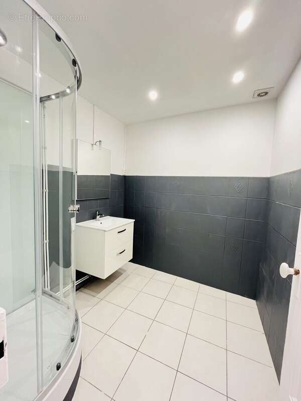 Appartement 253 m² à Neris-Les-Bains  - photo 3