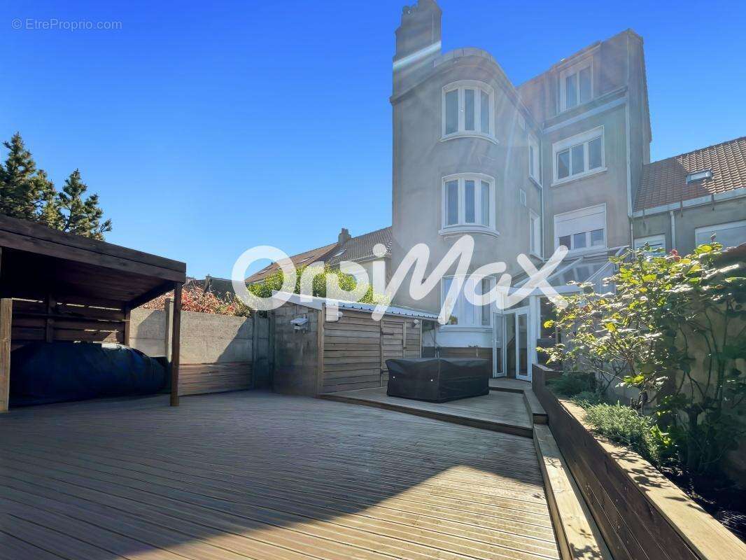 Maison à SAINT-MARTIN-BOULOGNE