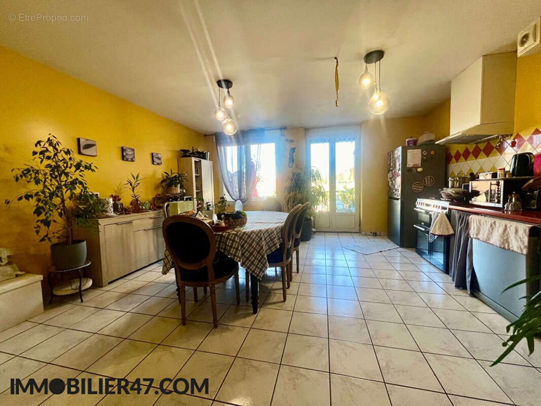 Appartement à SAINTE-LIVRADE-SUR-LOT