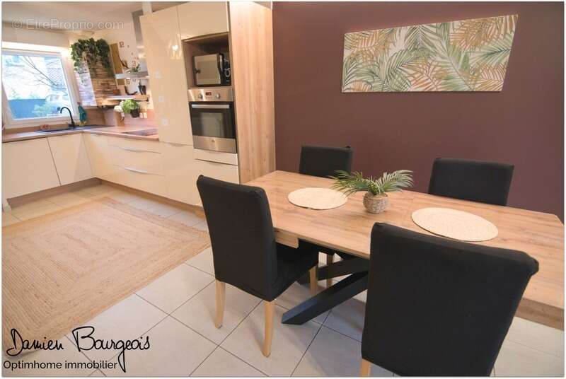 Maison à SAINT-GENIS-POUILLY