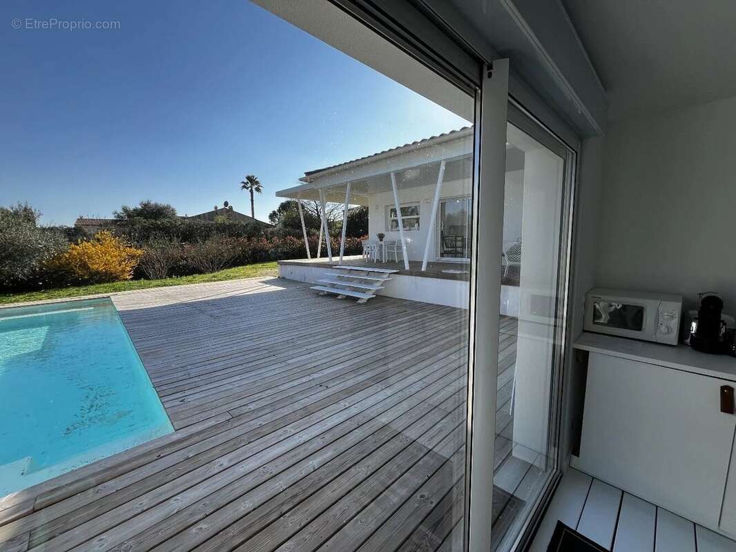 Maison à CANNES-ET-CLAIRAN