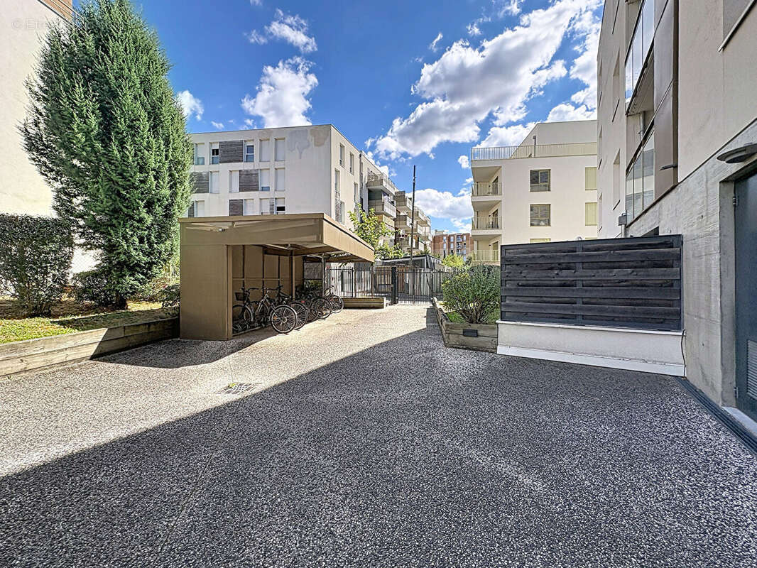 A VENDRE Appartement  2 pièces Caluire Et Cuire 2 pièce(s) 44.86 m2 dernier étage - photo 10