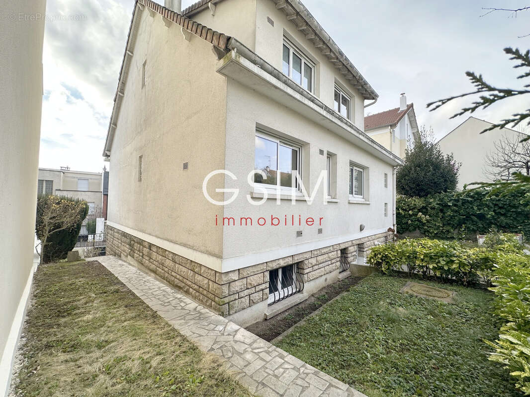 Maison à SURESNES