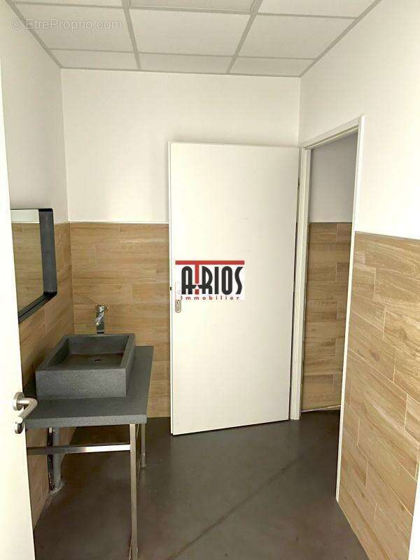 Commerce à LA FARLEDE