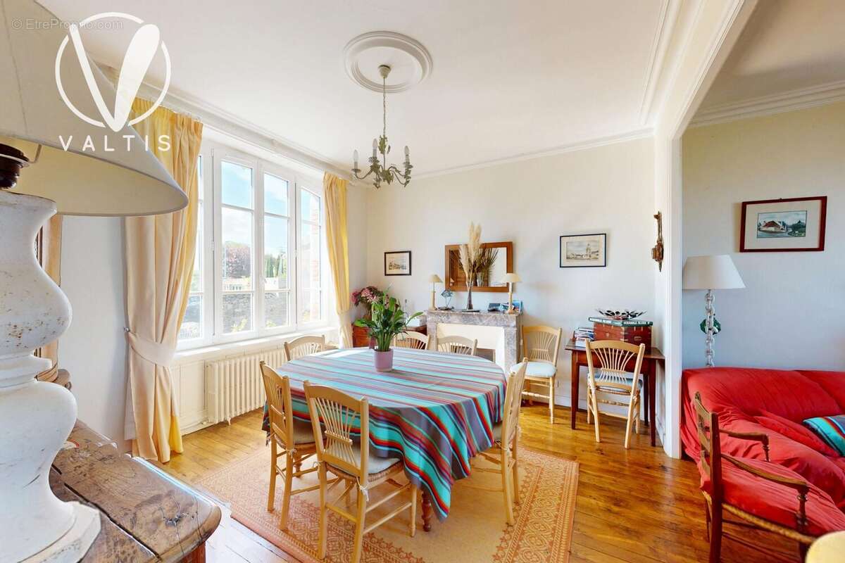 Maison 205 m² à Saint-Cast-Le-Guildo  - photo 5