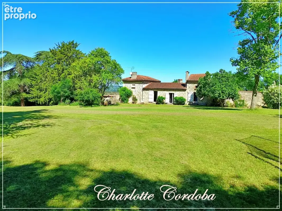 Maison en pierre de 313 m² avec vue panoramique et près de 2 hectares de terrain - photo 23