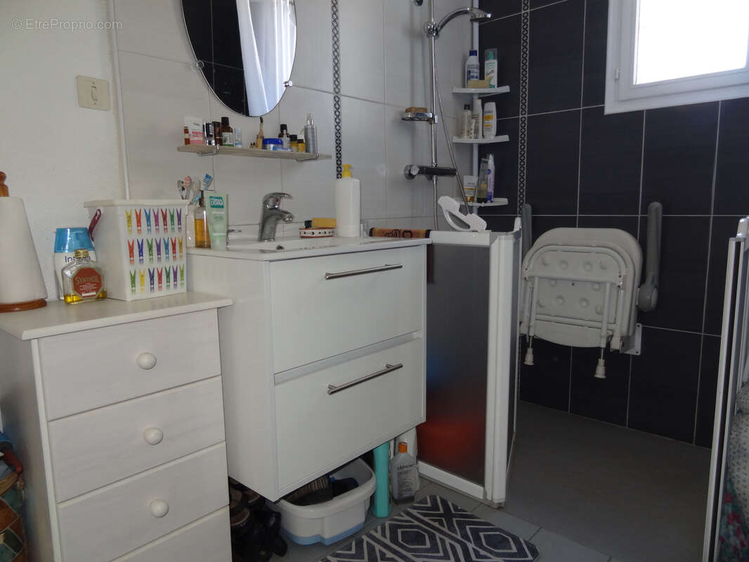 Maison 91 m2 avec logement indépendant, jardin et deux garages   Rostrenen - photo 6