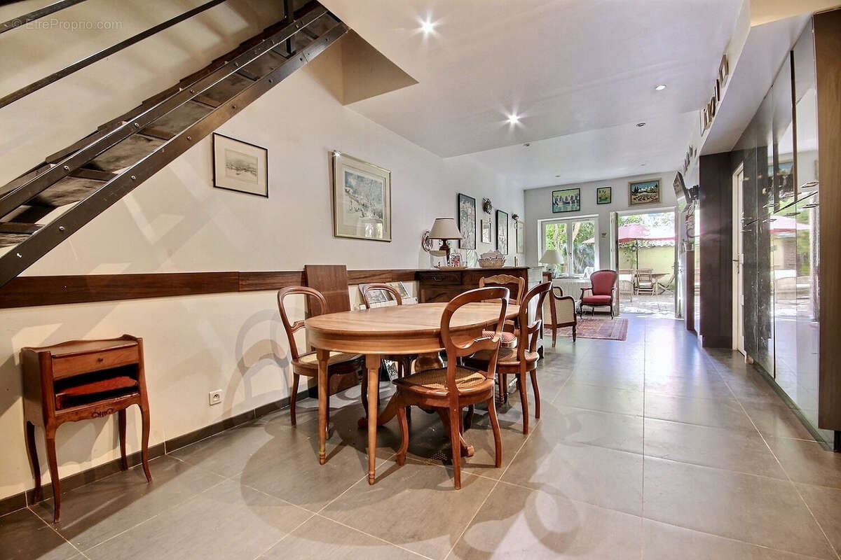 Appartement à MARSEILLE-6E