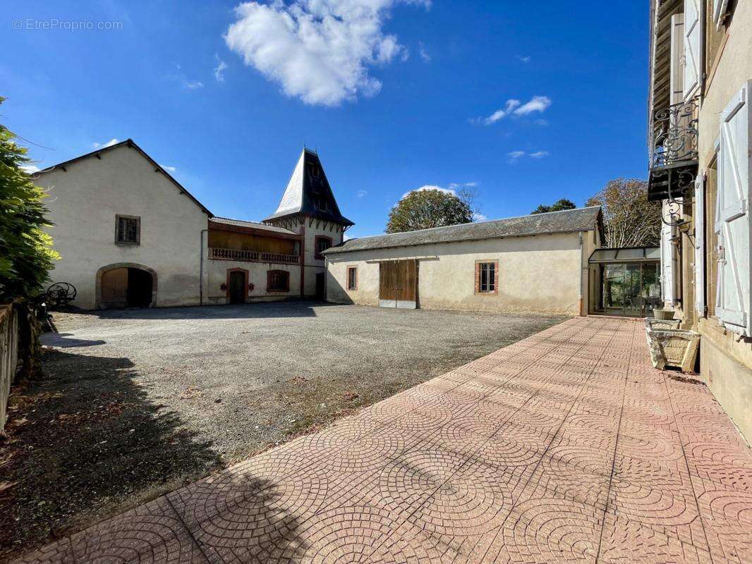 Maison à MIRANDOL-BOURGNOUNAC