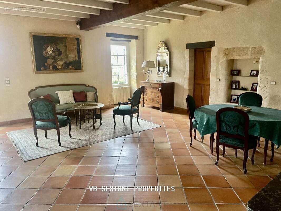 Au coeur de l'Entre -Deux- Mers, à 10  min de Sauveterre- de- Guyenne, charmante maison  en pierre et moellon avec dépendances e - photo 6
