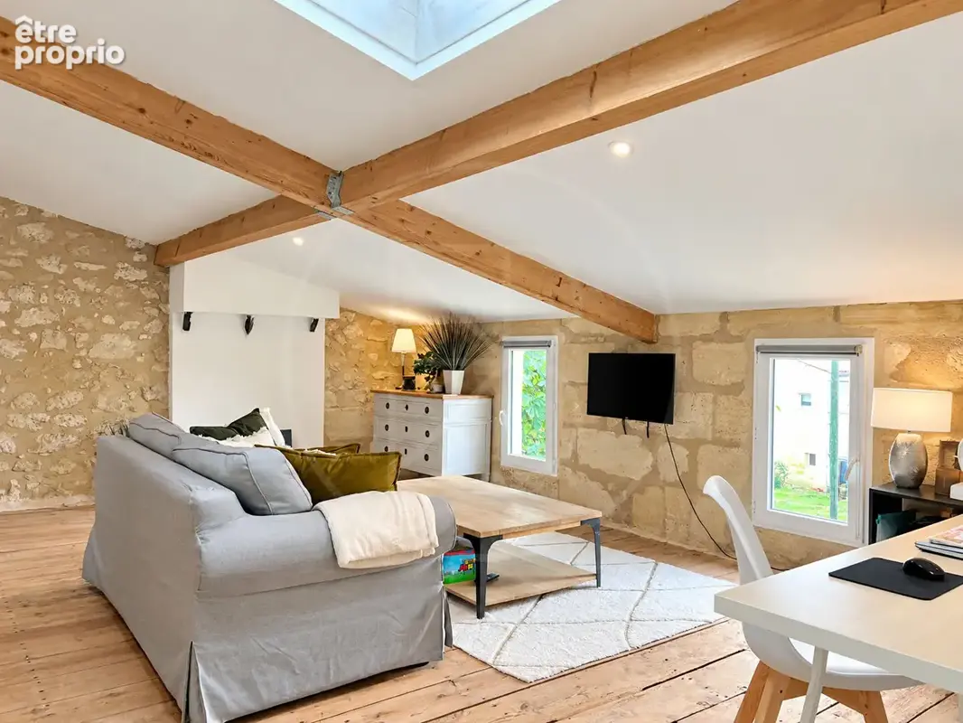 Maison de caractère rénovée avec dépendance - photo 3