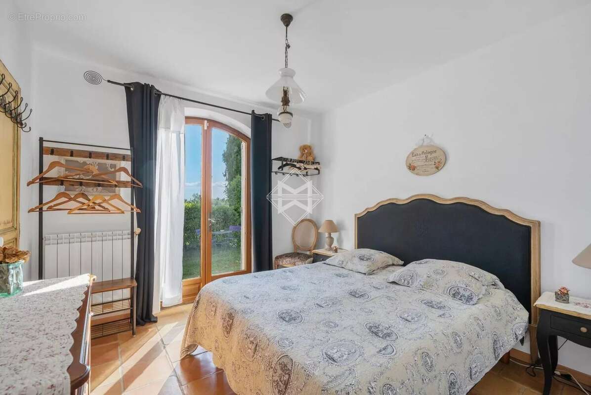 Maison à TOURRETTES