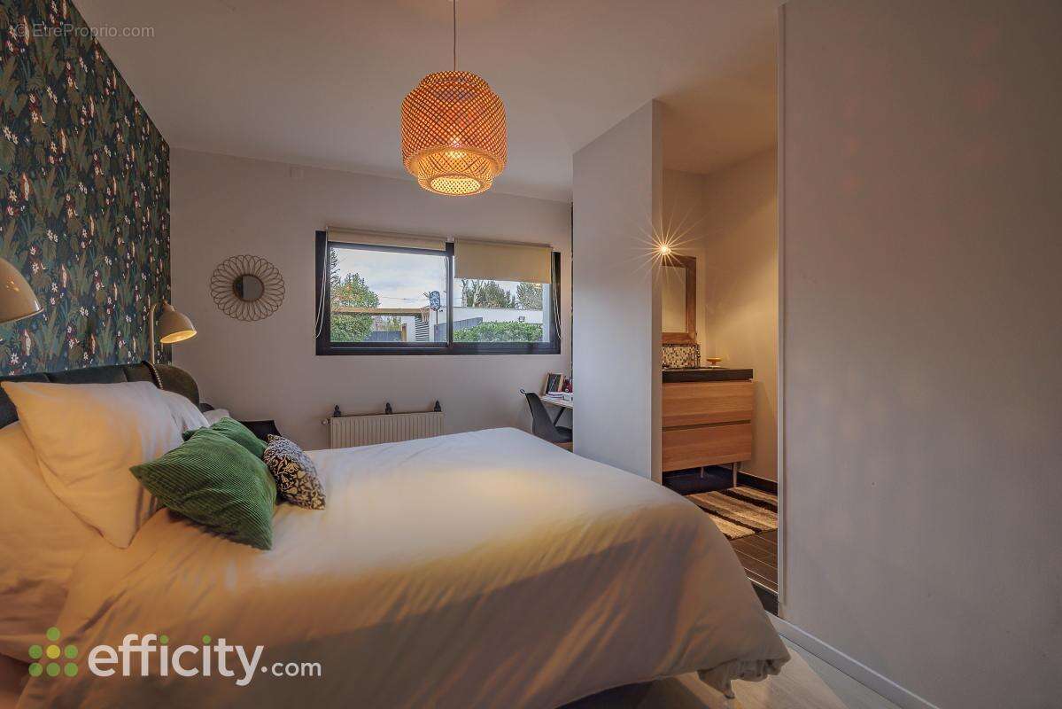 Maison à AMBARES-ET-LAGRAVE