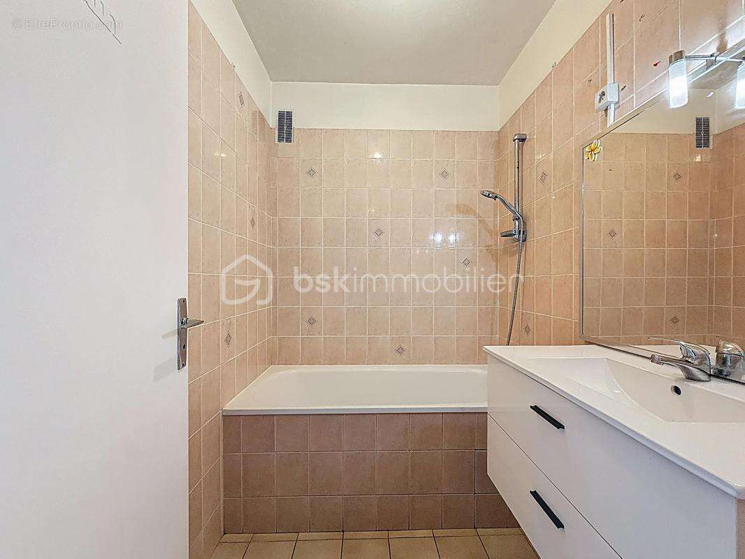 Appartement à LE BLANC-MESNIL