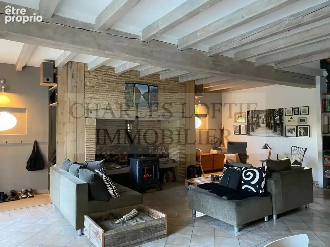 Superbe propriete en pierre comprenant 2 maisons d’habitation avec piscine sur un terrain de 1145 m². - photo 3