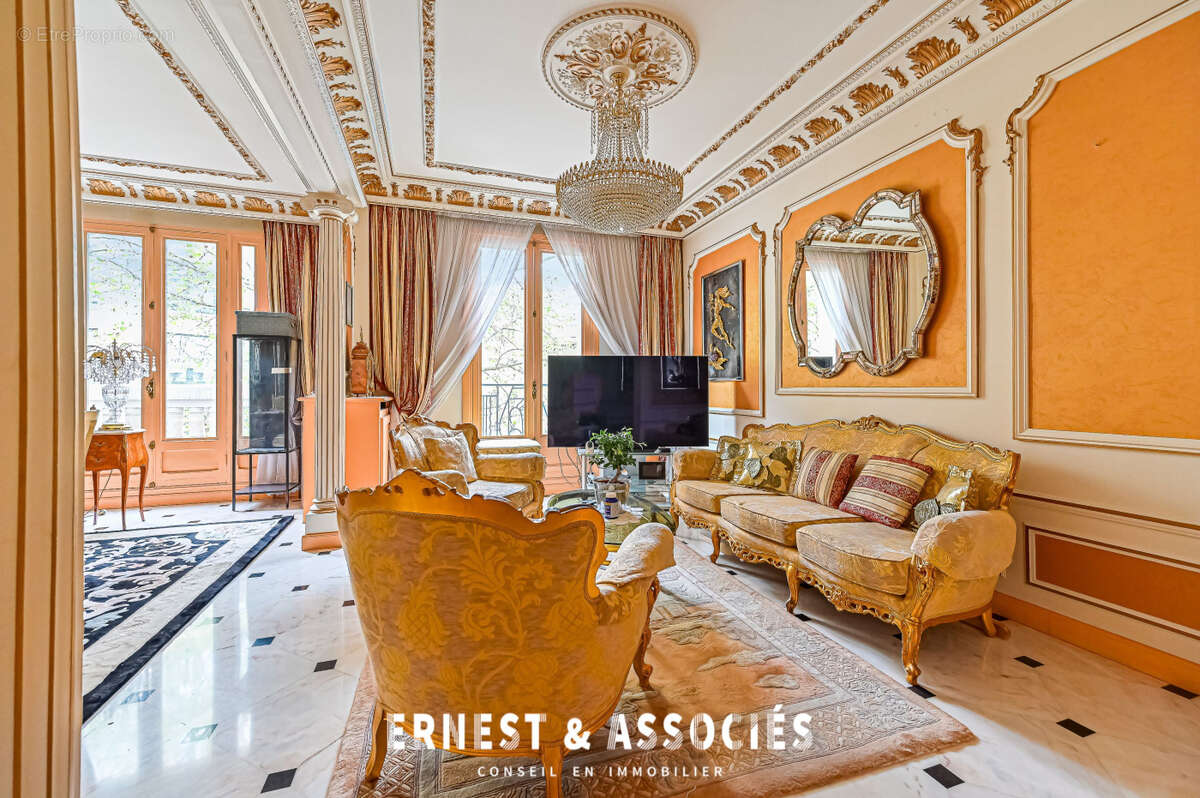 Appartement à PARIS-11E