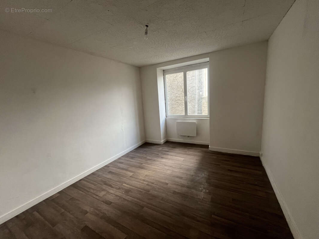 Appartement à NOYEN-SUR-SARTHE