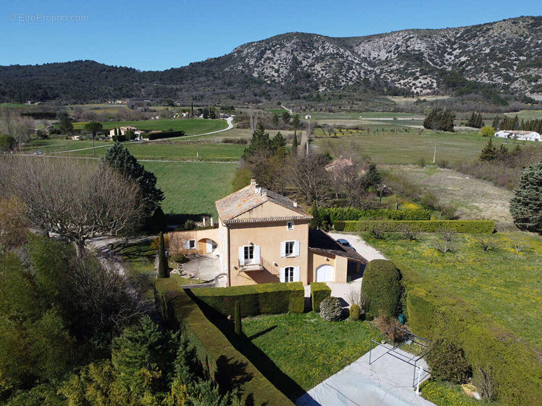 Grande demeure familiale avec piscine dans un bel environnement - photo 7