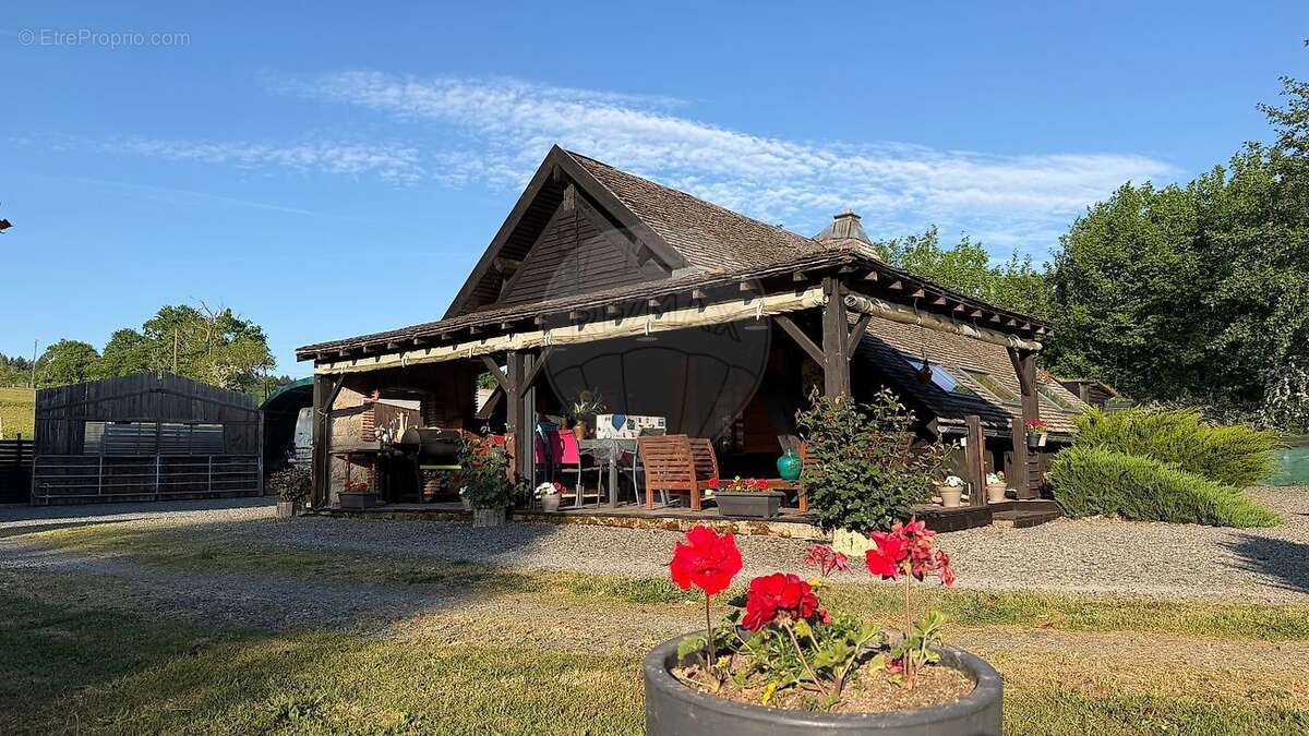 Maison à SAINT-LEGER-SOUS-BEUVRAY