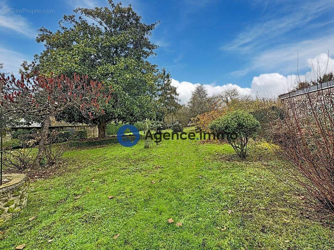 Maison à NAZELLES-NEGRON