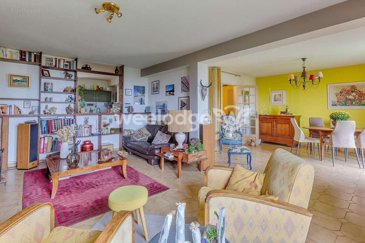 Maison à CHANTELOUP-LES-VIGNES