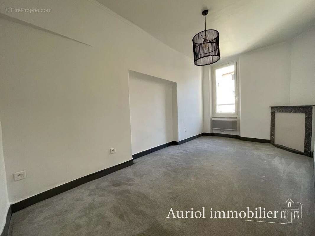 Appartement à AURIOL