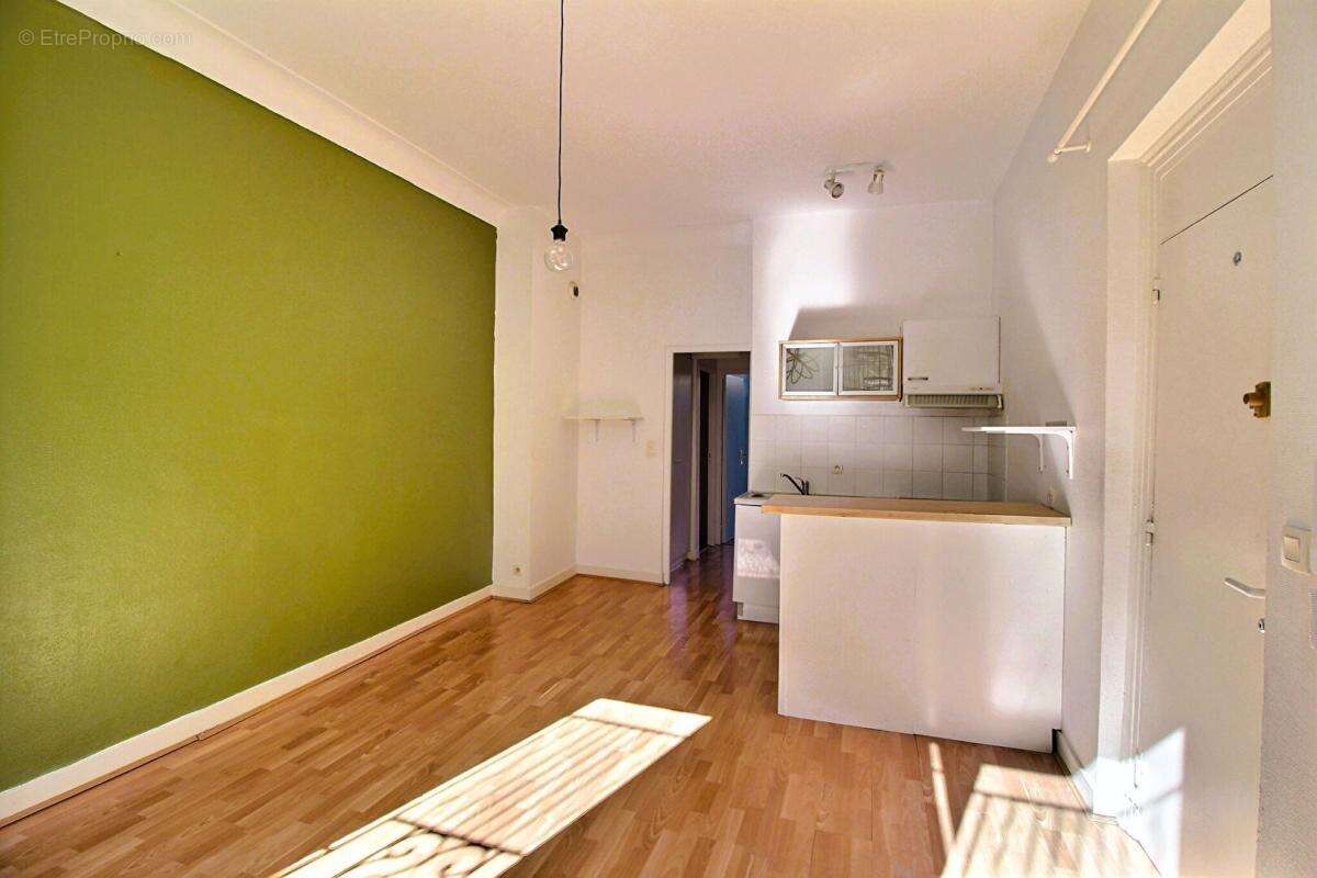 T2 de 36 M², calme hyper-centre GAMBETTA petite résidence en pierre - photo 3