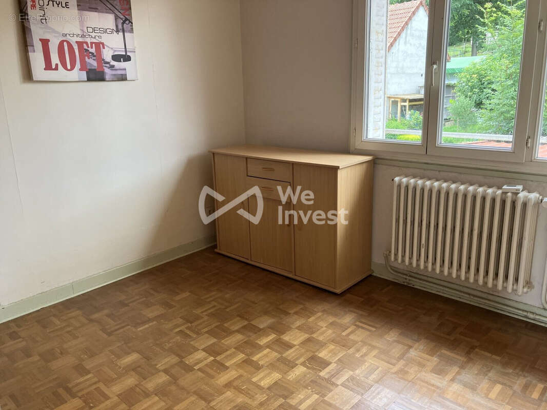 Maison à MONTREUIL-AUX-LIONS