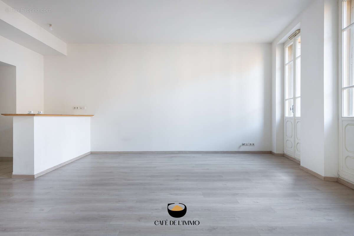 Appartement à MARSEILLE-2E