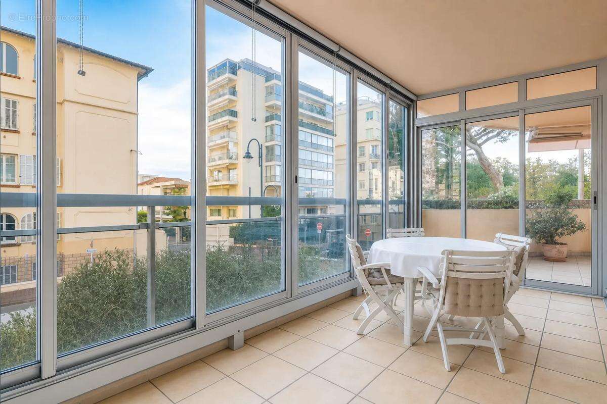 Appartement moderne 3P avec terrasse à Cannes - photo 8