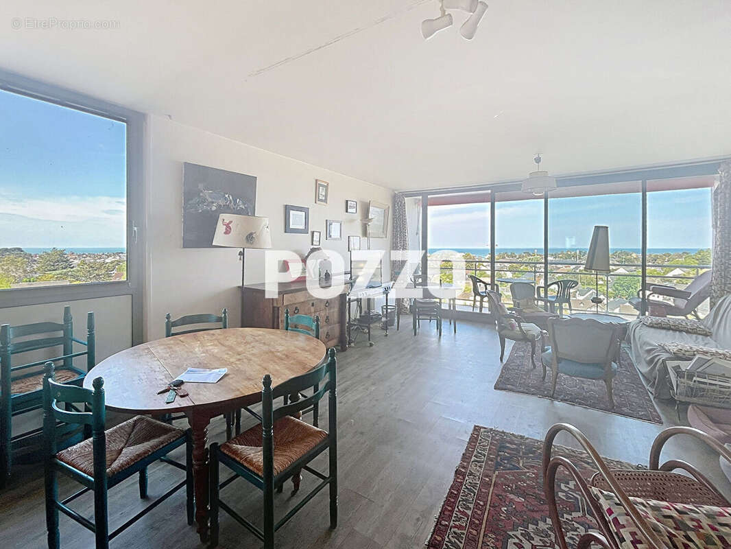 Appartement à JULLOUVILLE