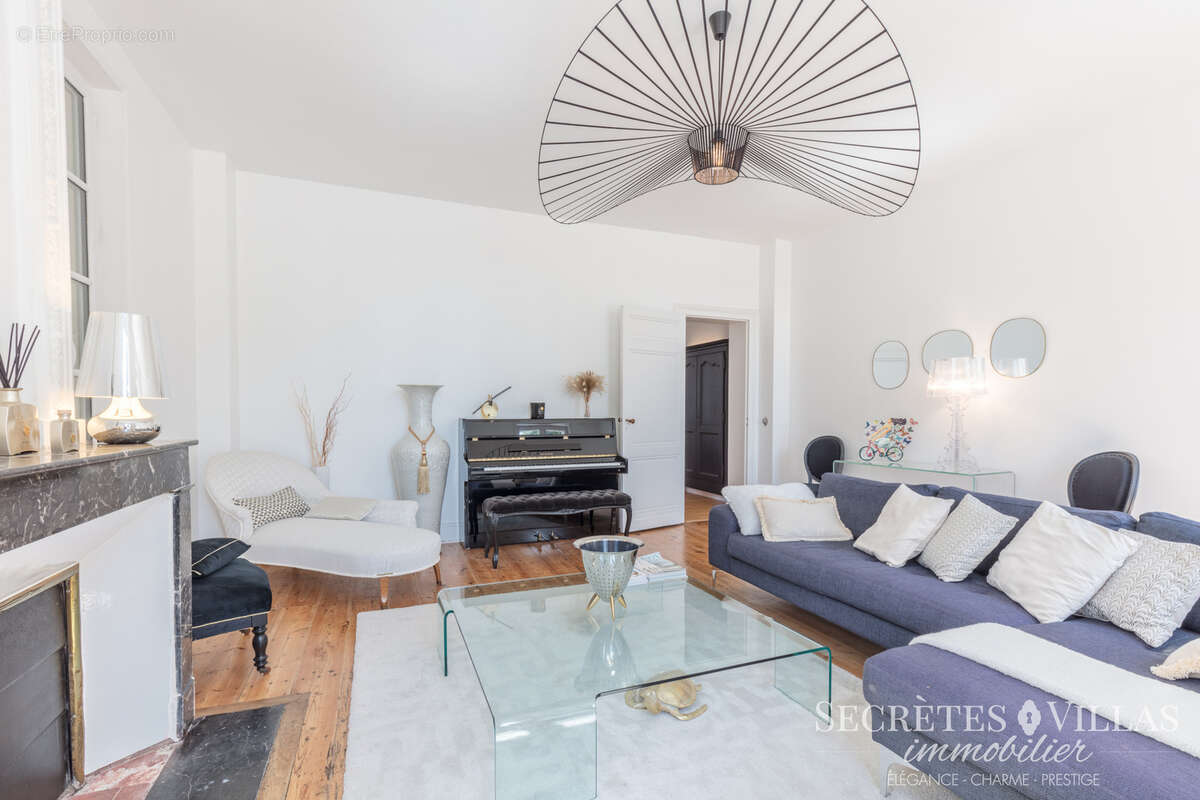 Maison à SAINT-EMILION