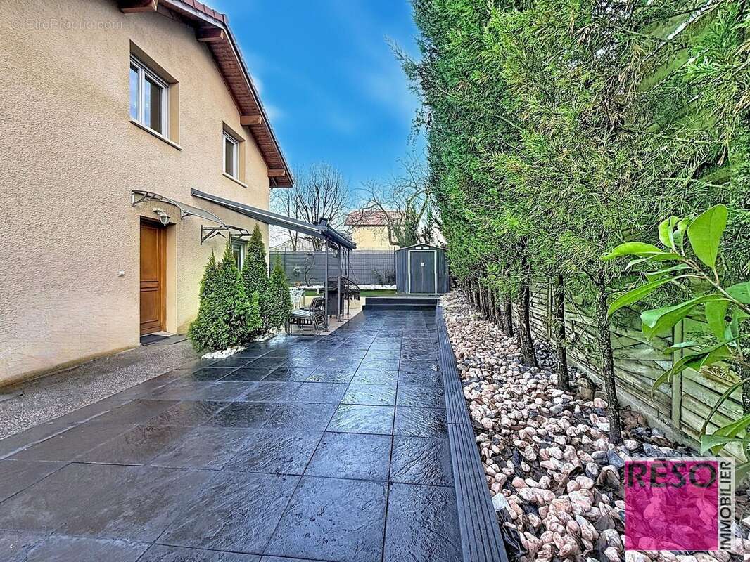 Maison à VETRAZ-MONTHOUX